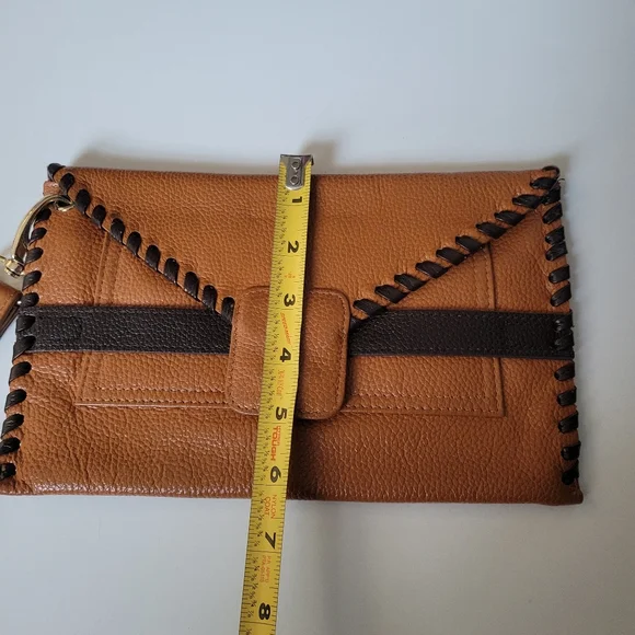 B-Low the belt Bag / wristlet. - Picture 7 of 8